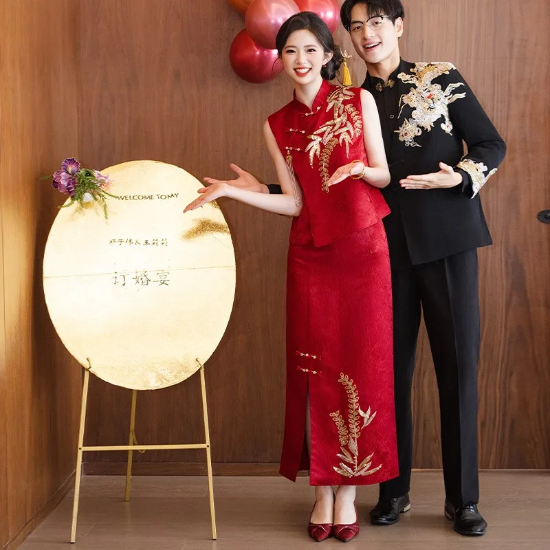 

Новое красное банкетное платье без рукавов в китайском стиле для тостов.