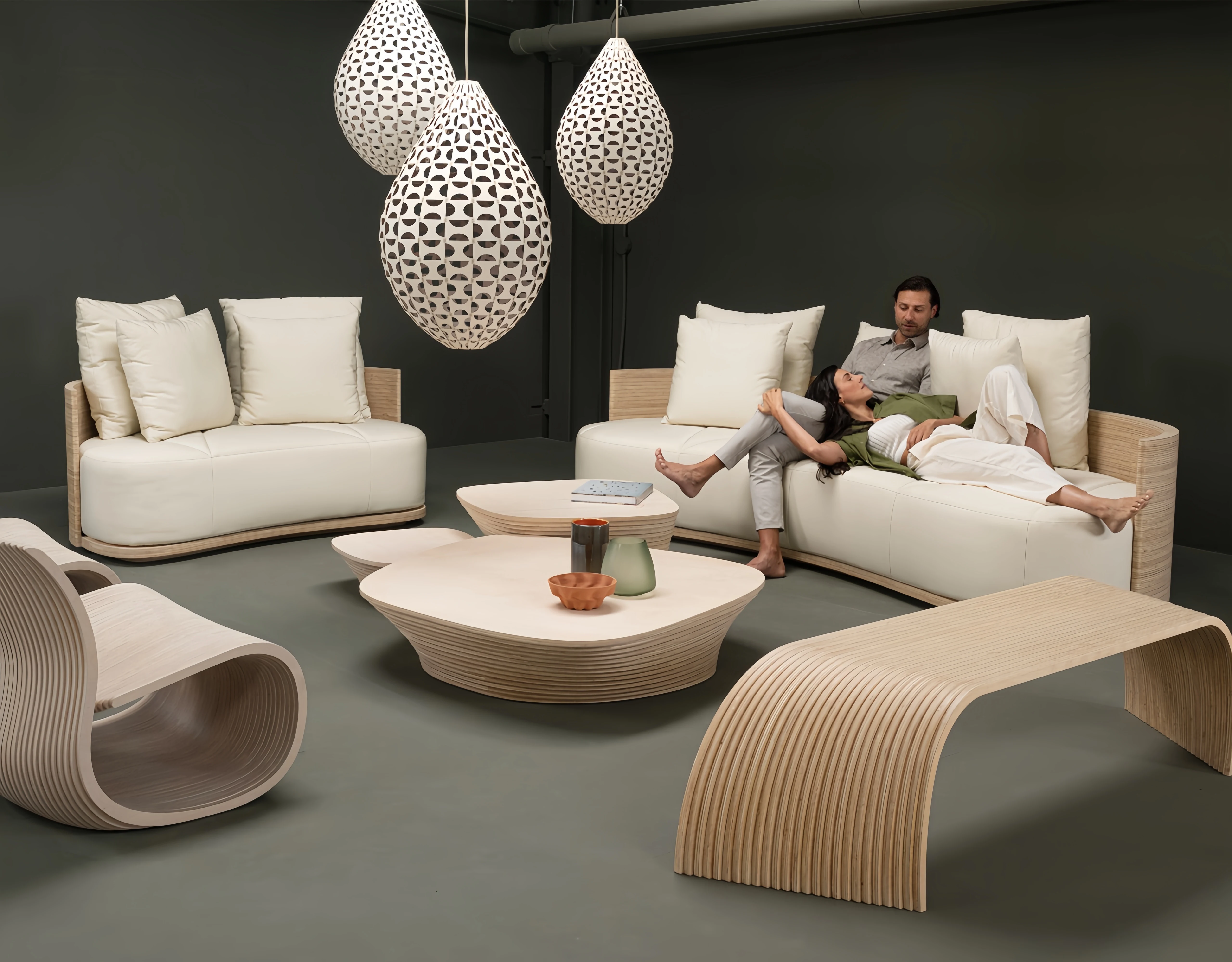 ！@Soft Upholstered Sofa with Wooden Base Luxury Home Furniture Hotels Resorts Retail Lounges Lobby