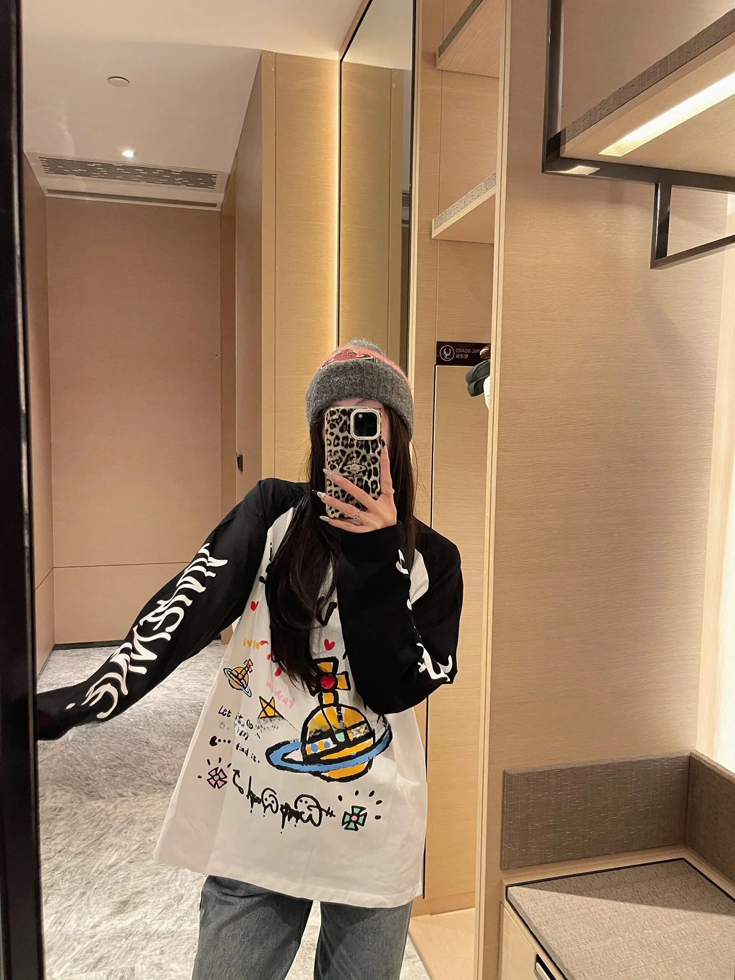 

Retro American Cartoon Graffiti Long Sleeve Women's T-shirt Loose Fit Slimming Top Trendy Brand Early Spring New Style