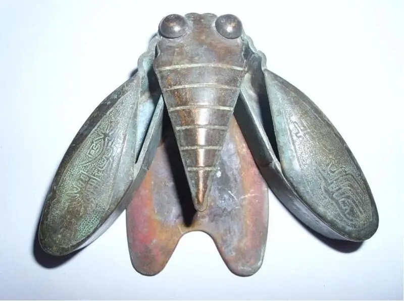 Exquisite Chinese Chinese old Handcarved bronze cicada storage box