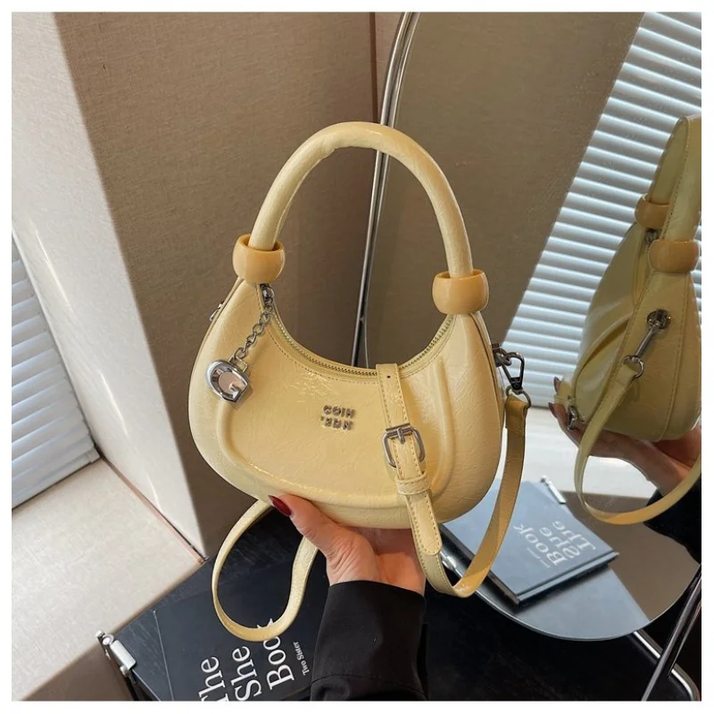 

Trendy Minimalist Messenger Bag For Women Commuter Large Capacity Business Leisure Stylish With Letter Logo