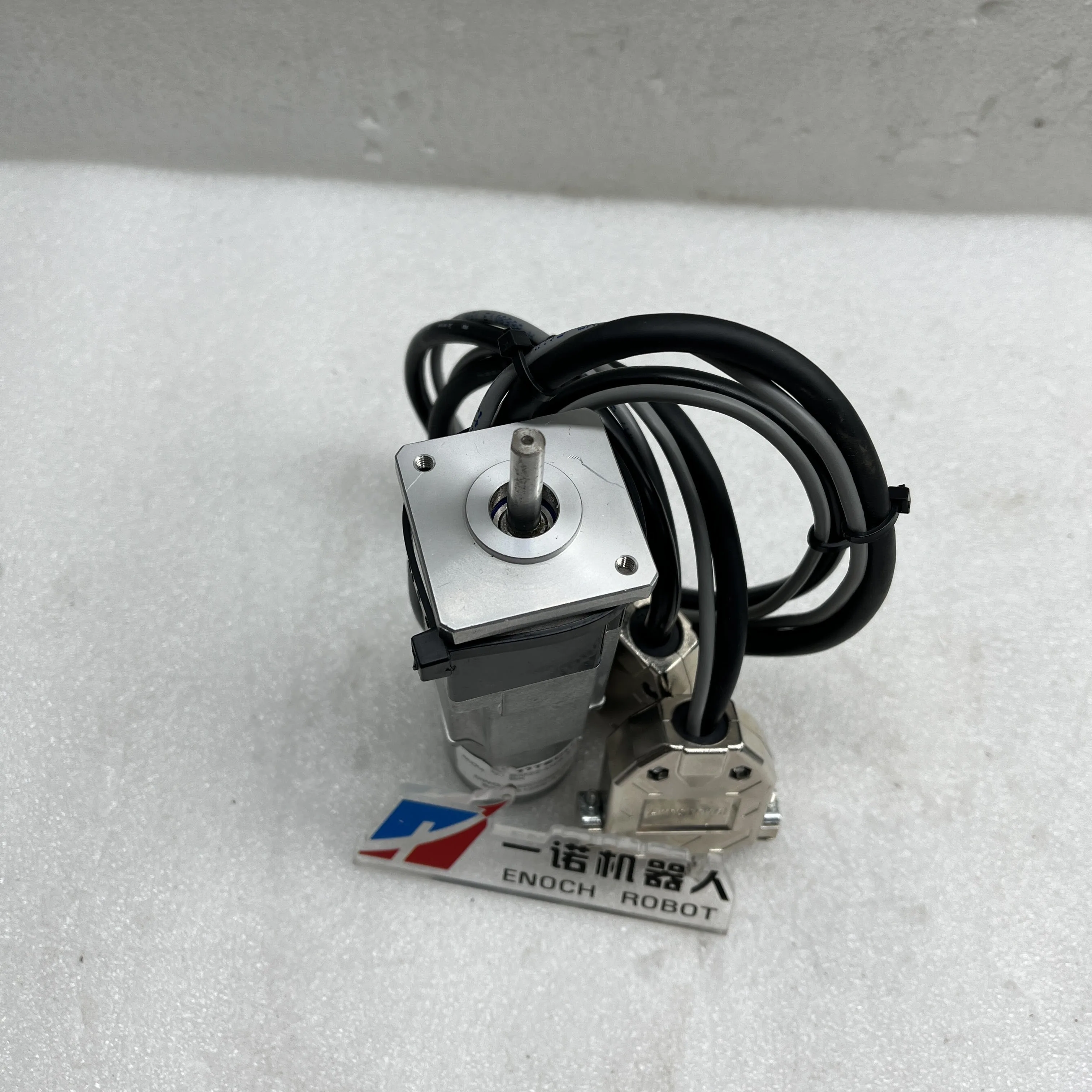 BM22-D25-E2000H-BK BM75-D25-E1000H BM75-UF Servo Motor in Stock Via DHL or Fedex  (Consult Actual Price) Factory Direct Sale