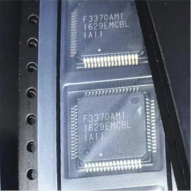 QFP64 UPD70F3ino 0AM1, F3ino 0AM1, 2 pièces