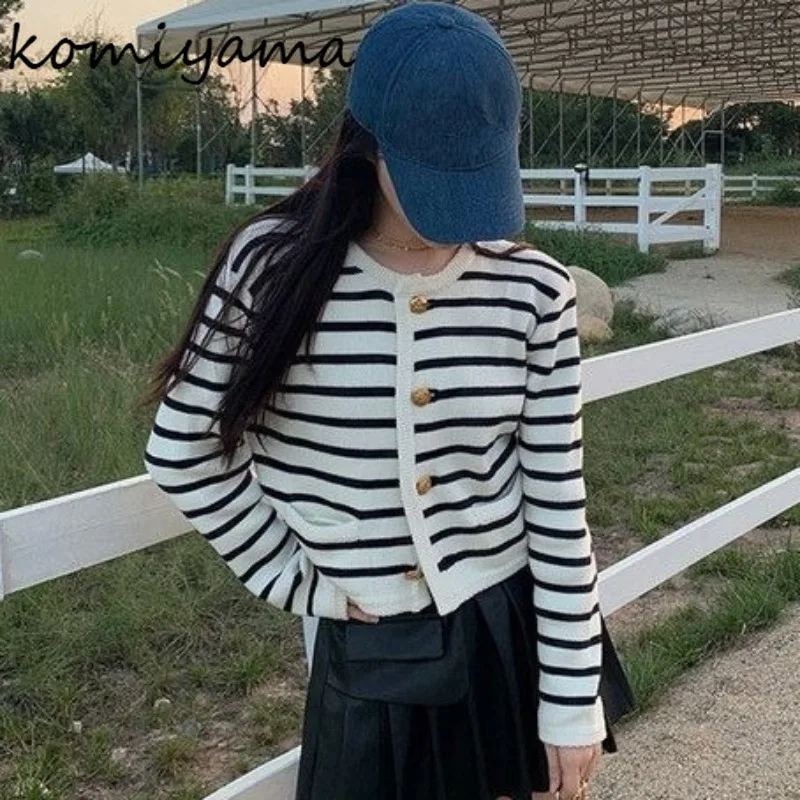 

Корейский модный полосатый кардиган с золотой пуговицей 2025 Ropa Mujer, свитер с круглым вырезом, вязаные кардиганы, элегантная универсальная женская одежда