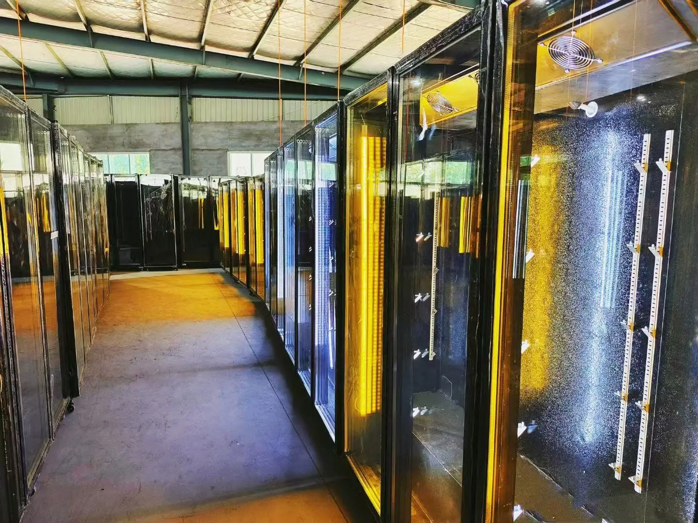 Congelador de Bebidas con Puertas de Vidrio de Pantalla Completa, Refrigerador de Cerveza de Una Sola Temperatura con Iluminación LED