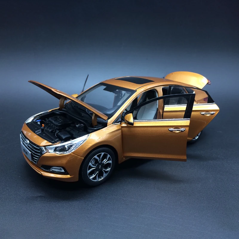 Diecast 1/18 Size Beijing Hyundai VERNA Model Car Hyundai Alloy Car Model Toys for Boys Collection Display Hobby Gift