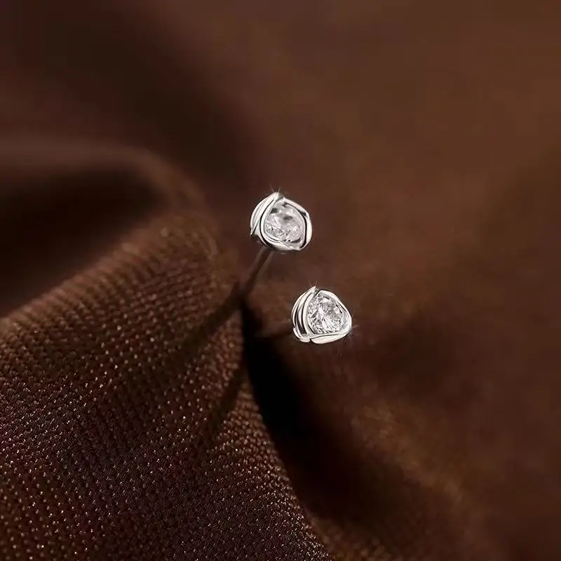 

Настоящее серебро 925 пробы, нерегулярные геометрические циркониевые мини-серьги-гвоздики для женщин, ювелирные изделия для пирсинга, аксессуары для ухода за отверстиями в ушах