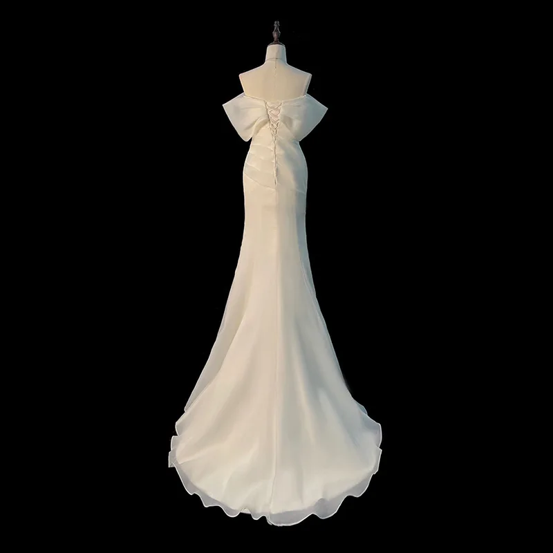 خارج الكتف الساتان فستان الزفاف الخفيف جديد حورية البحر الراقية قطار صغير ثوب الزفاف فستان الزفاف للنساء