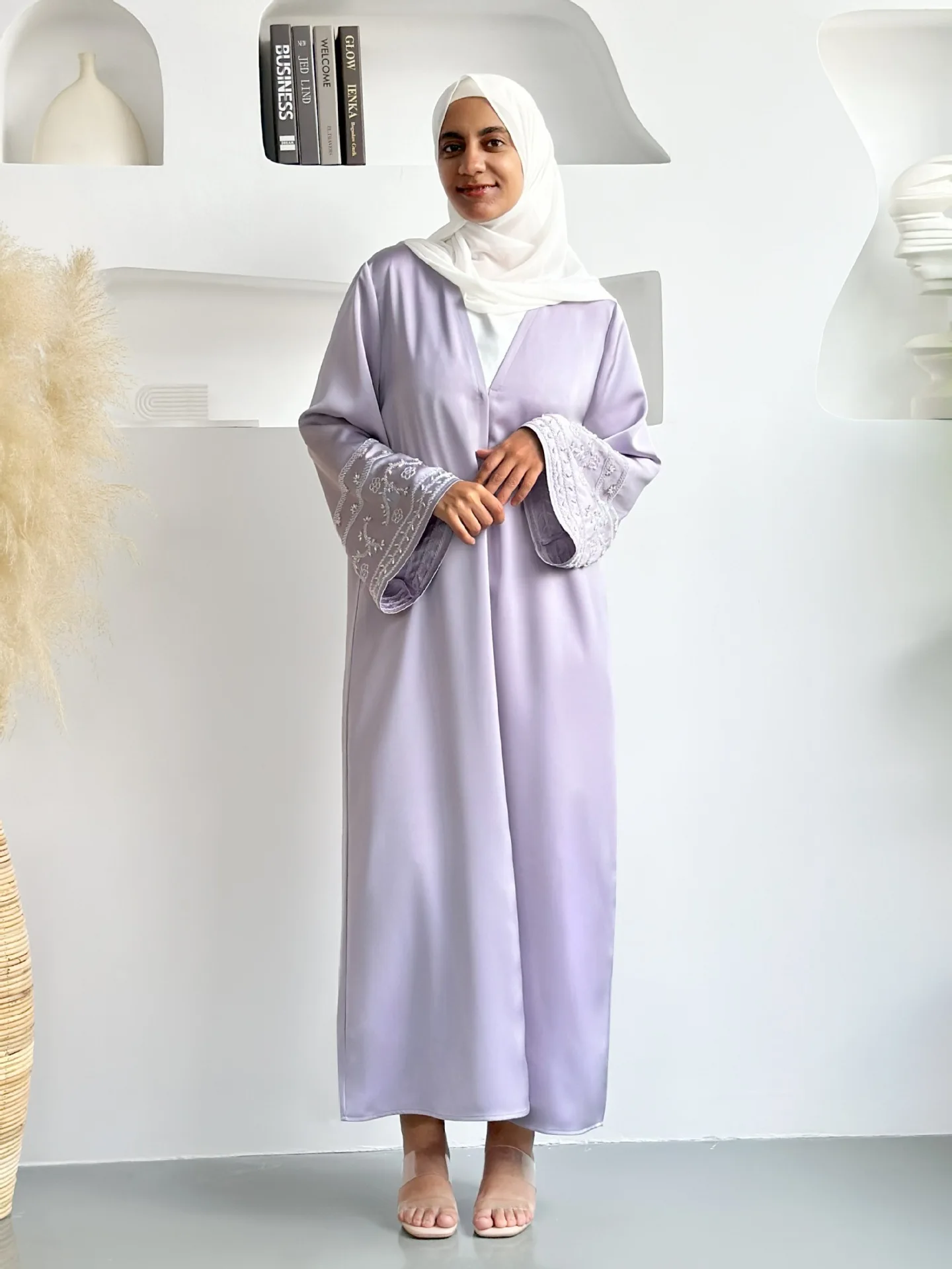 

2025 New Design Stock Islamic Clothing Dubai Beaded Abaya Wholesale Satin Open Abaya Dress With Embroidered Beads Sleeve