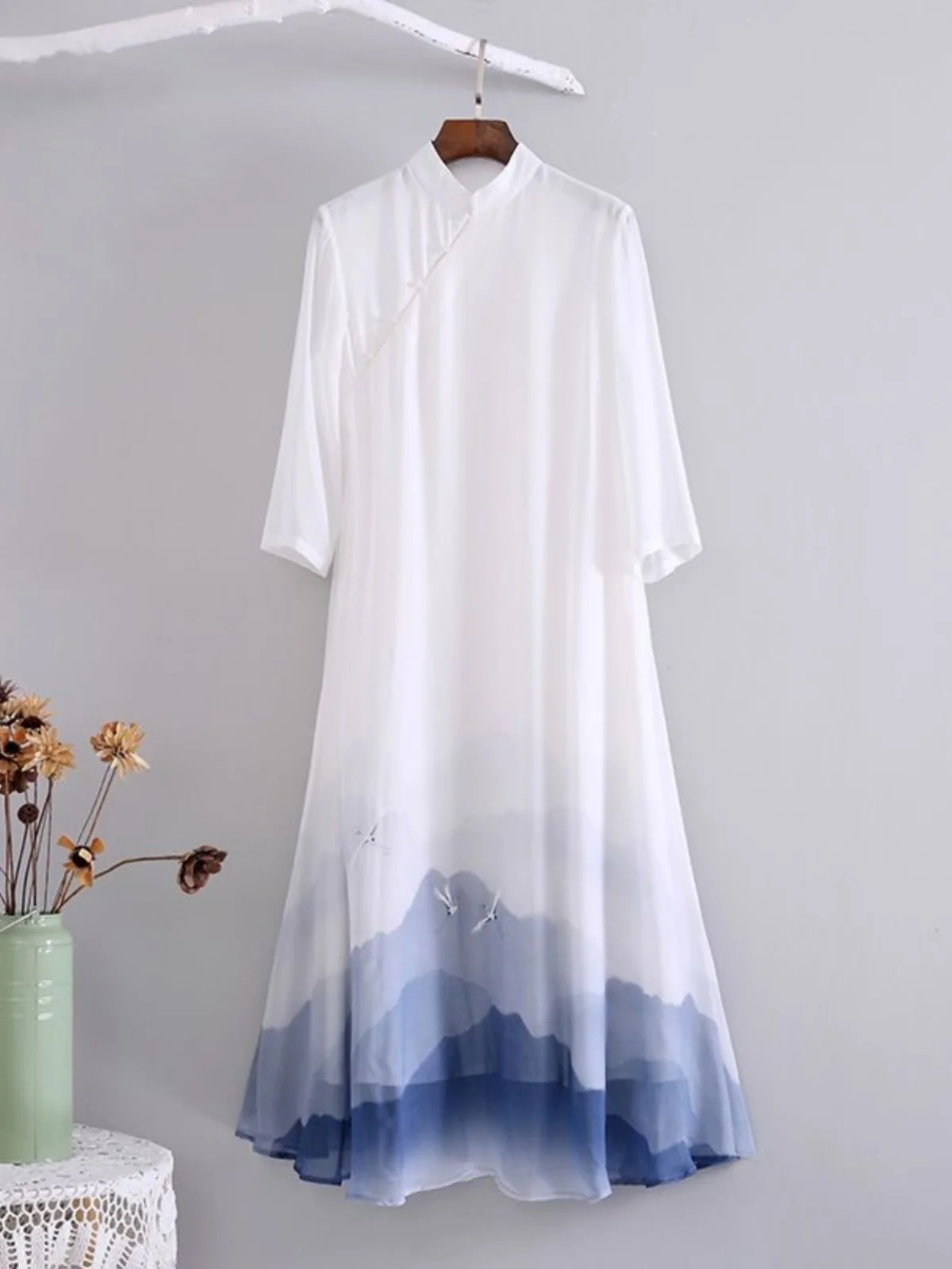 

Новая женская одежда для чайной церемонии в корейском и японском стиле: модифицированный ханьфу, ципао, юбка в стиле кул-зен с элементами нового китайского дизайна.