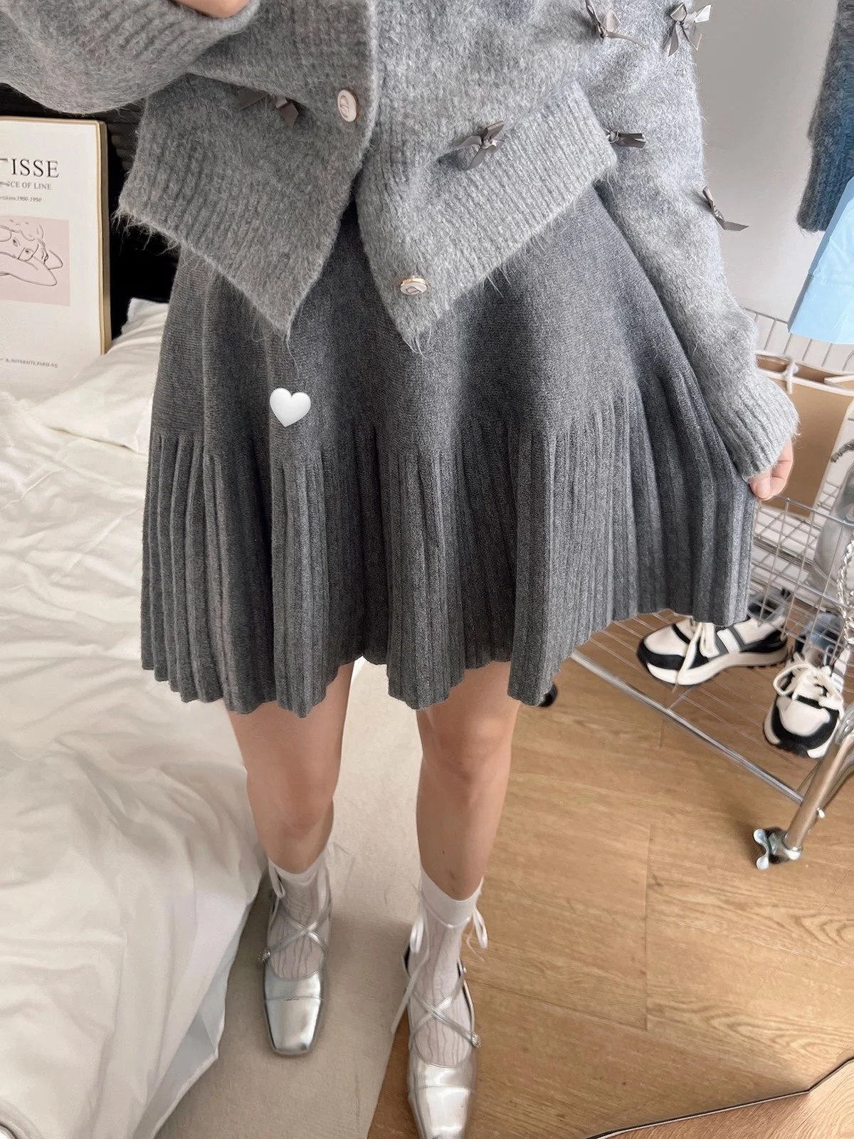 

Emily Clud Pure Desire Knitted High Waist Pleated Skirt Women's Autumn Winter A-Line ort Skirts Casual Straight Cut