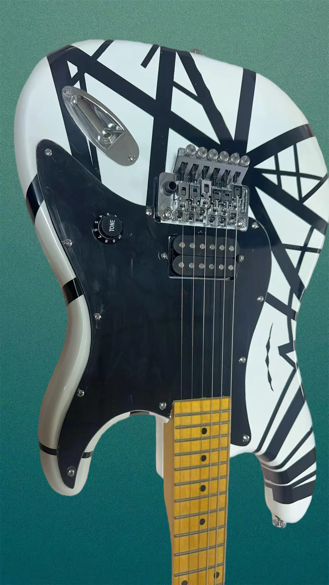 

Hote 2025, новая гитара в полоску серии Van H, черно-белые полоски Floyd