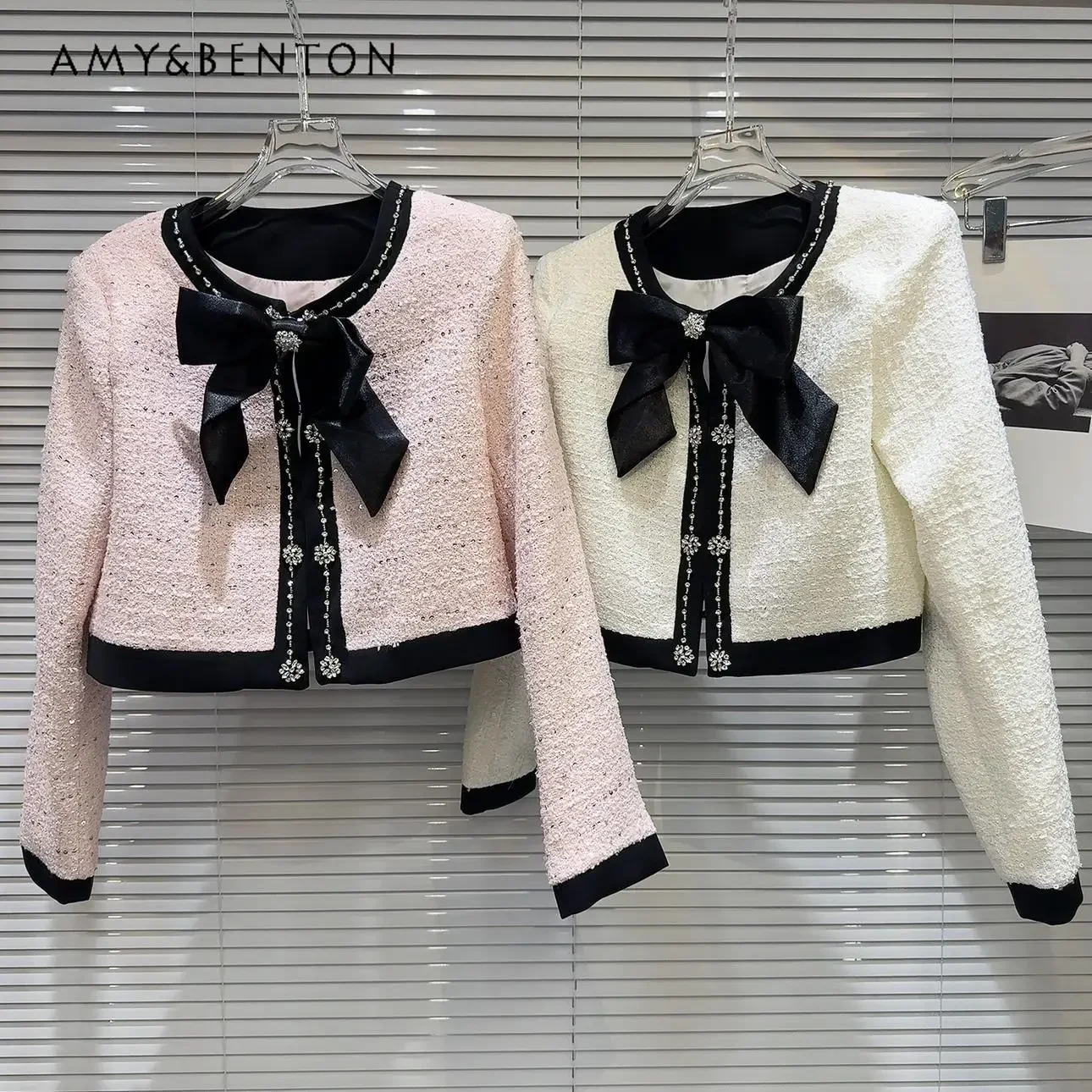 

Autumn New French Temperament Sweet Bow Rhinestone Buckle Tweed Jackets for Women Office Lady Graceful Socialite Short Jacket