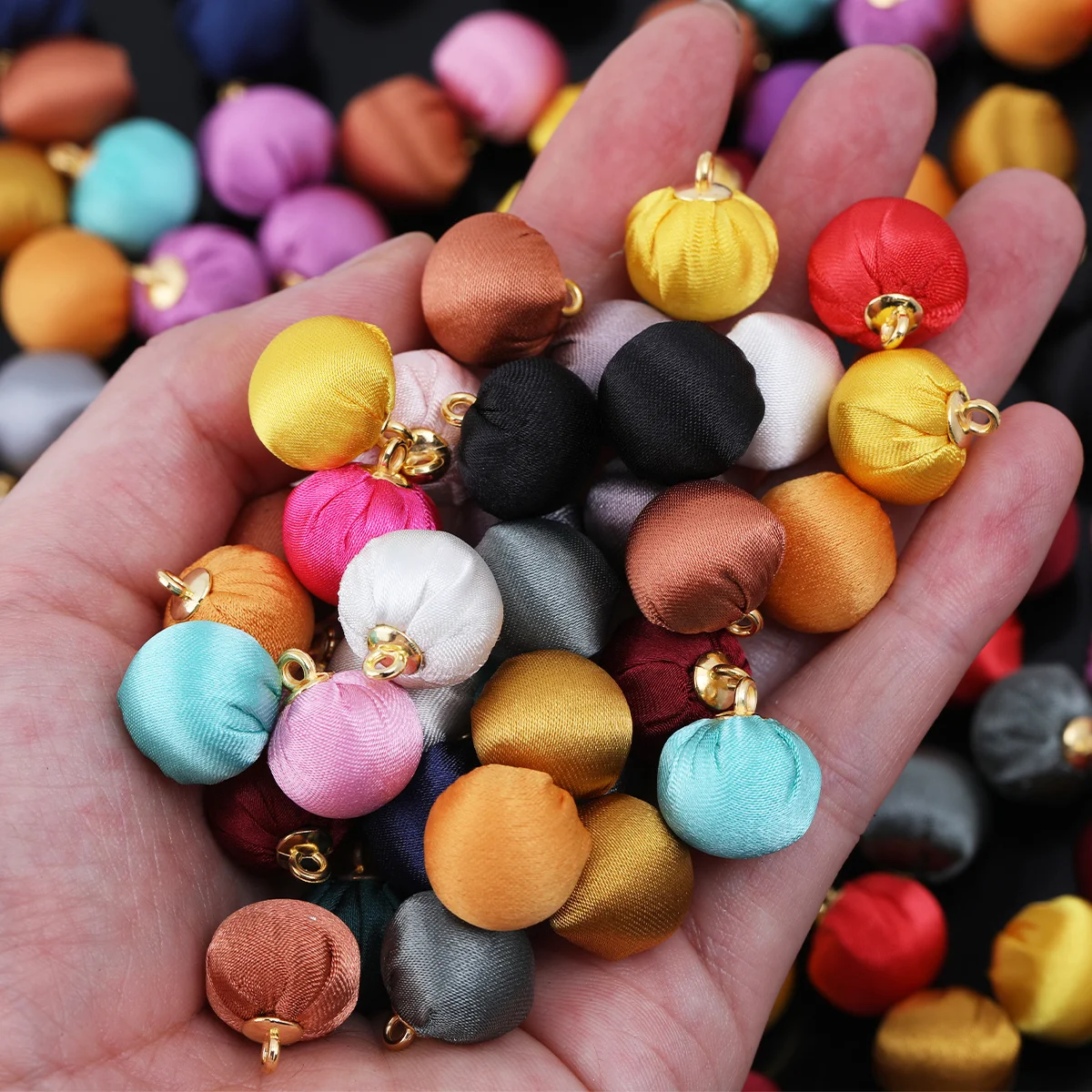 20/40pcs Random Color Polyester Satin Fabric Ball Charms, 15mm Smooth Silk Round Ball Pendants for DIY Handmade Craft Supplies
