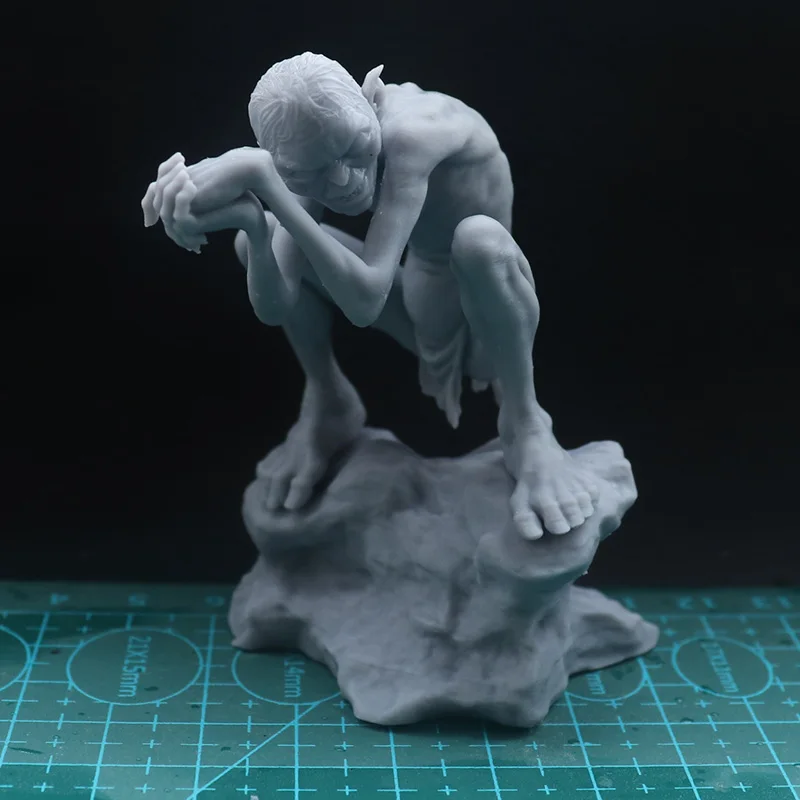 1/24 1/18 Resin Model Kits miniature Gollum Figurine Unpainted No Color Sculpture 1162