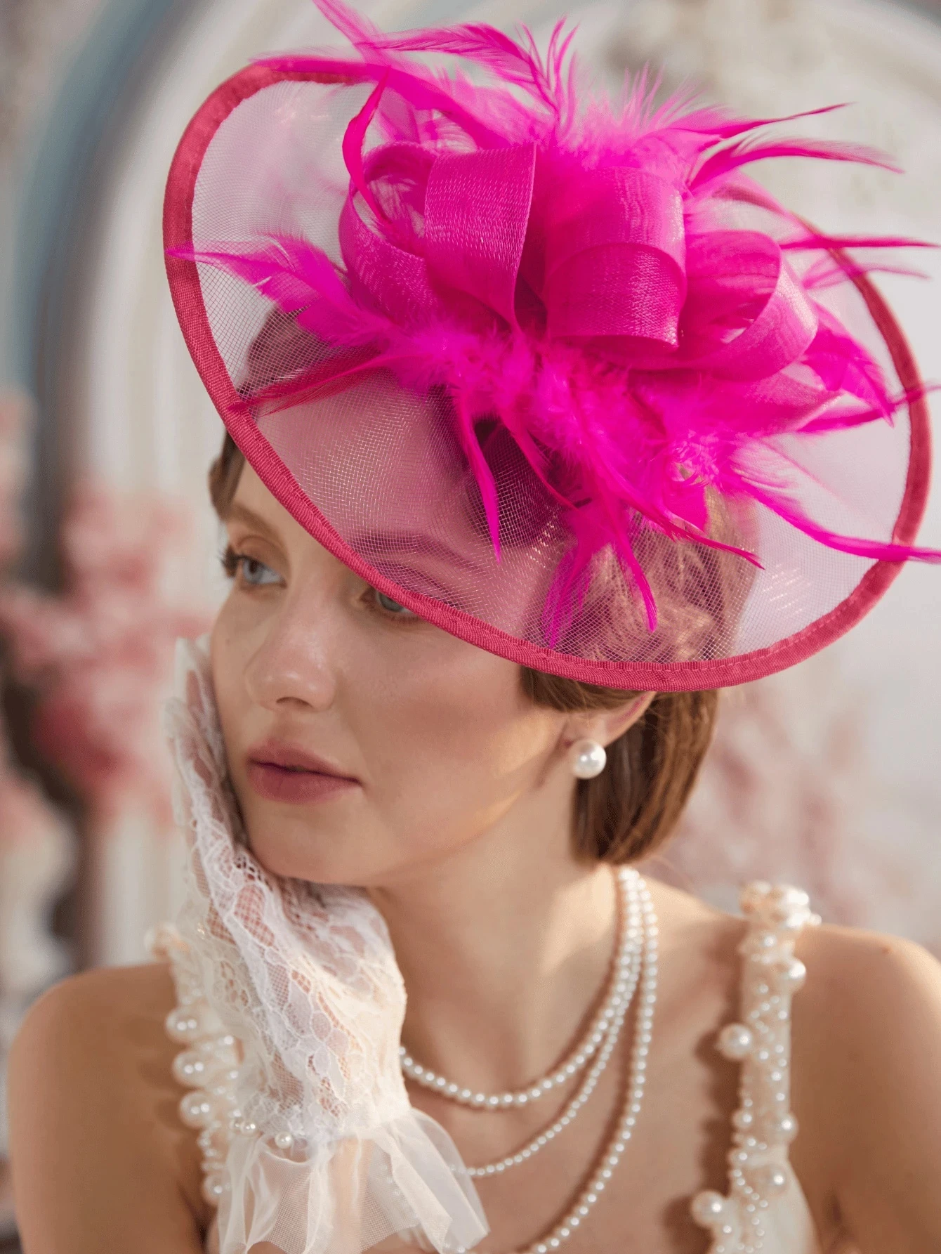 

1 шт., ярко-розовая шляпа-волшебница, шляпа-таблетка 20-х годов, шляпа для чаепития, шляпа с перьями Кентукки, дерби, свадебный головной убор для женщин