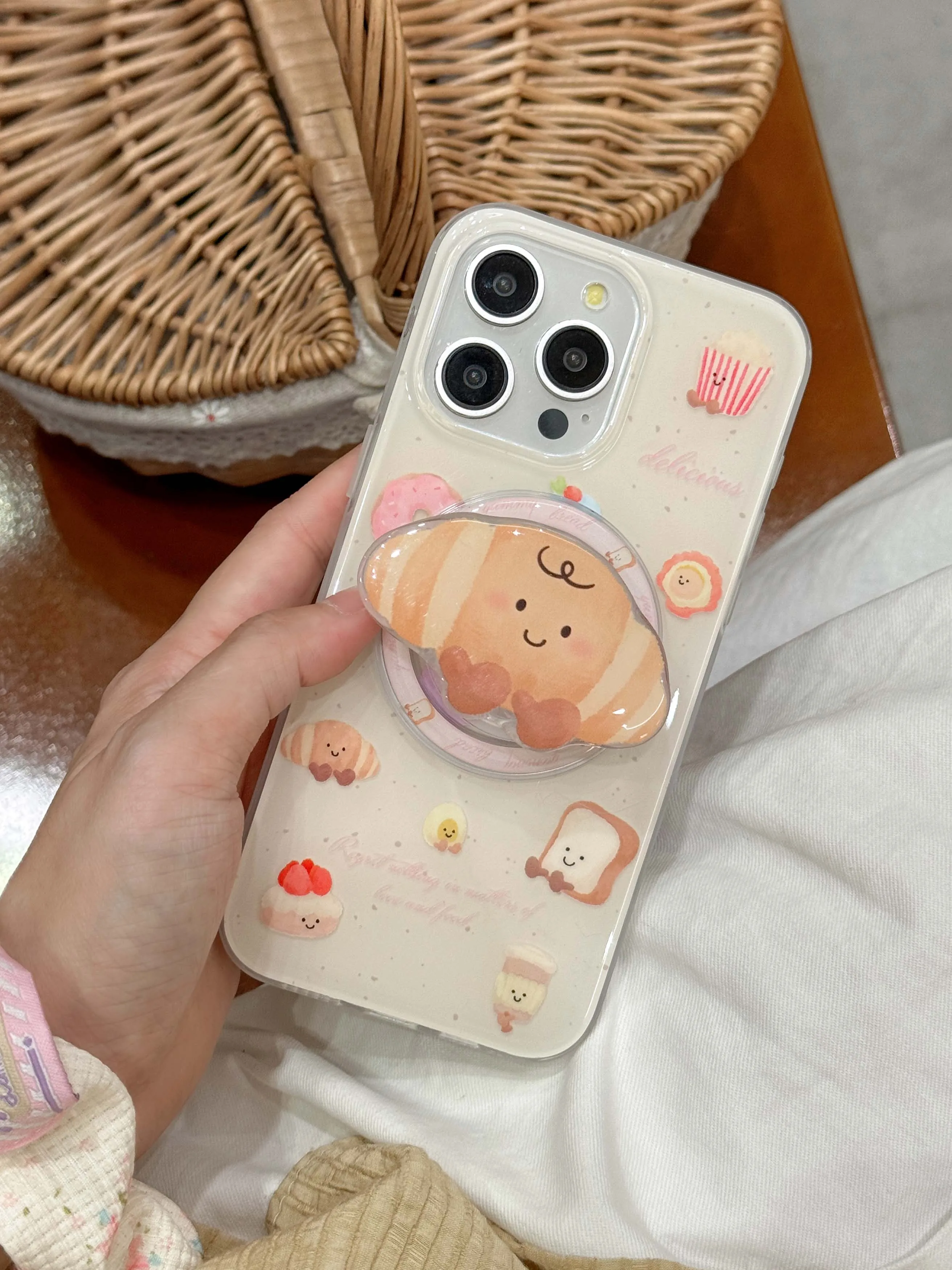 Cute Cartoon Croissant Stand Holder Cover For Iphone 15Pro 13 14 15promax 16 15 Pro Max 13ProMax 14Pro Magnetic Bread Phone Case