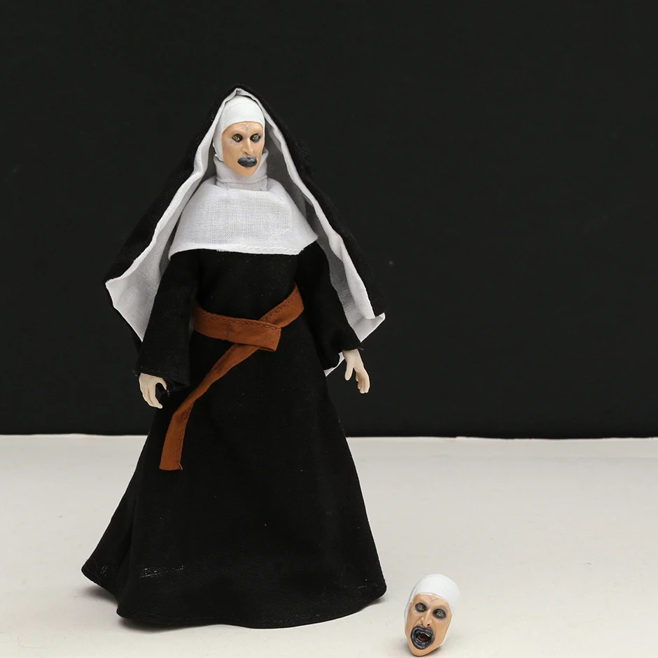 Die None: Alles über die NECA The Nun Valak Action Figure Collection