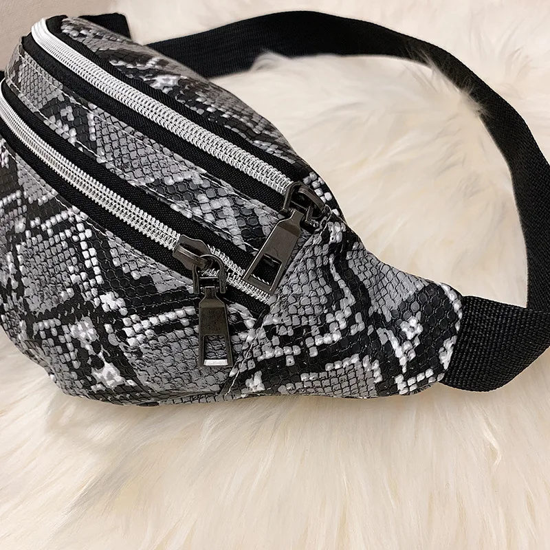 New women's snake pattern fanny pack, fashionable single shoulder diagonal span breast bag, outdoor change fanny pack.