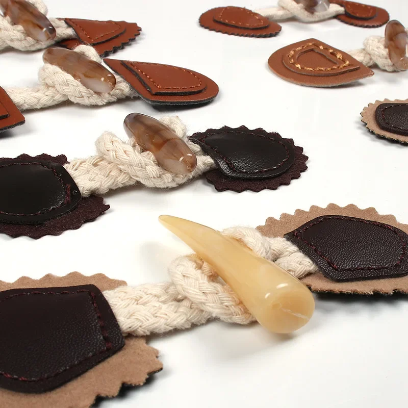 

Лидер продаж, искусственная кожа, роговая пряжка, смоляная кожа, пальто с двойными пуговицами, кожаное пальто, декоративные пуговицы, 1 шт.