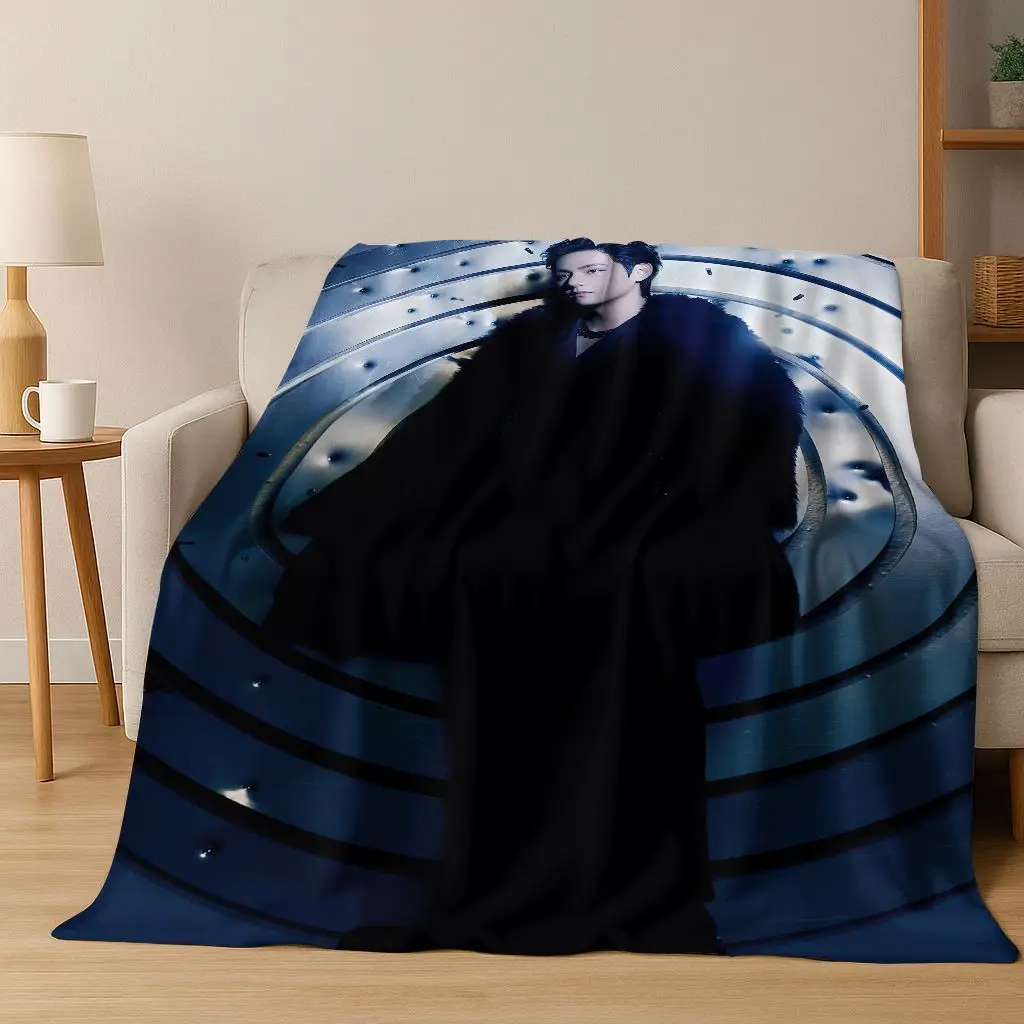 Kpop Kim Tae Hyung V Min Yoon Gi,SUGA, Agust D بطانية من الفلانيل بطانية دافئة ناعمة لغرفة النوم وغرفة المعيشة والسرير والسفر والنزهة هدية #6