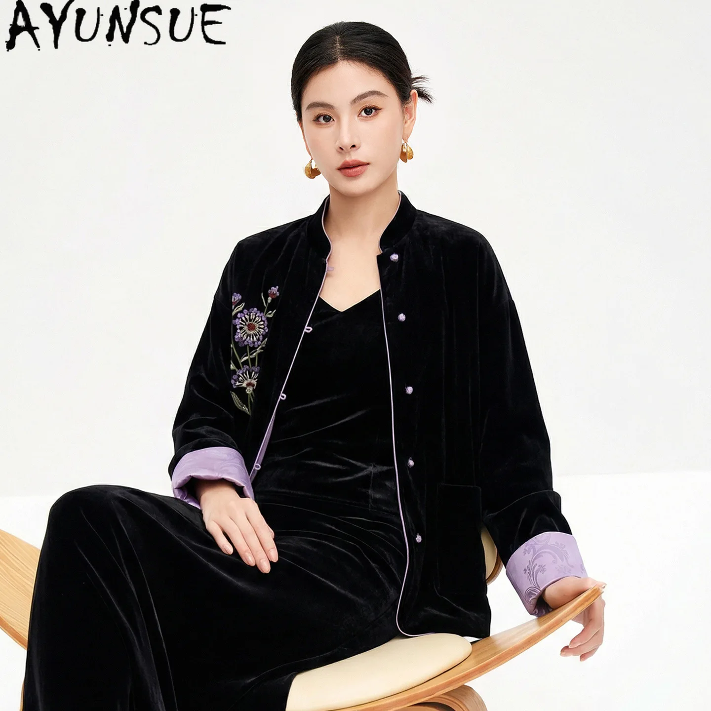 AYUNSUE Real Mulberry Silk Lining Women Tops Chinese Style Autumn Clothes Embroidered Silk Velvet Coats for Women 2026 Chaquetas