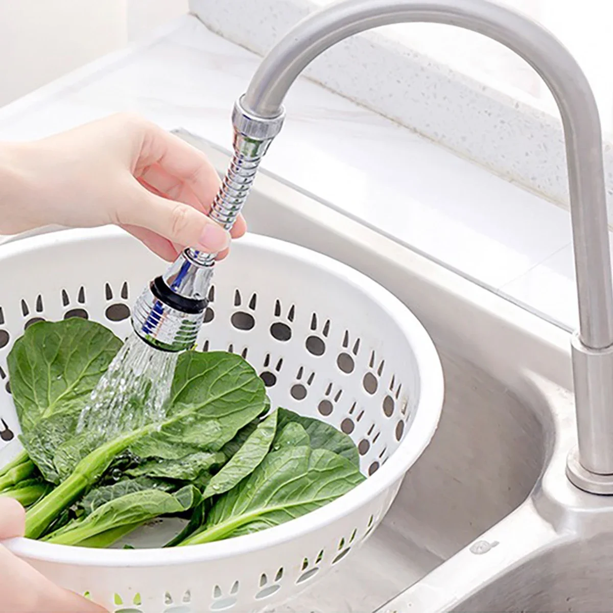 Kitchen Stainless Steel Faucet Sprinkler Water-saving Device Lengthening Rotating Splash Proof Sprinkler Spray Extender Bubbler