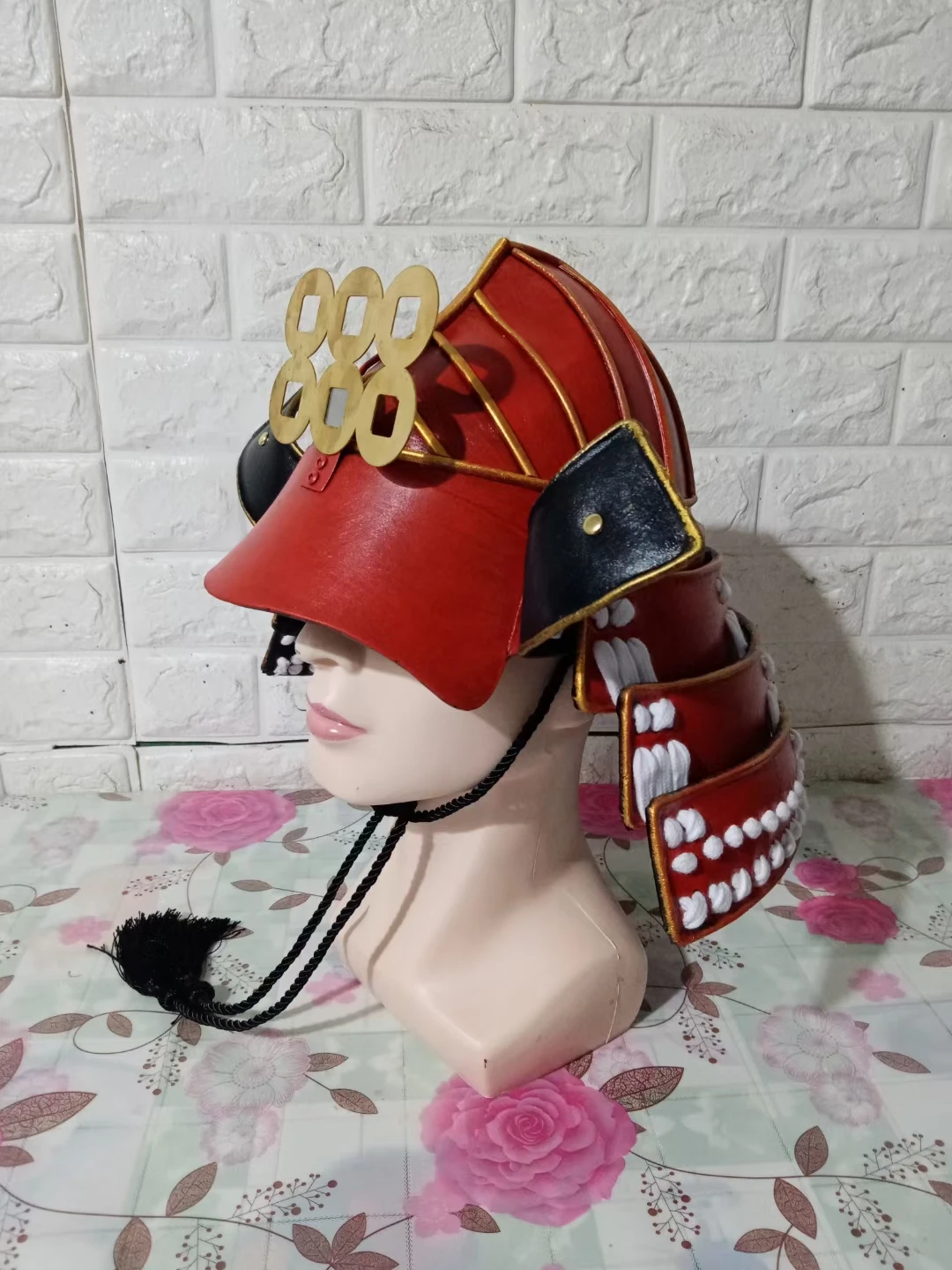 

Handmade cosplay party Wearable Japanese samurai armor helmets Ancient Japanese performance props Stage performance prop