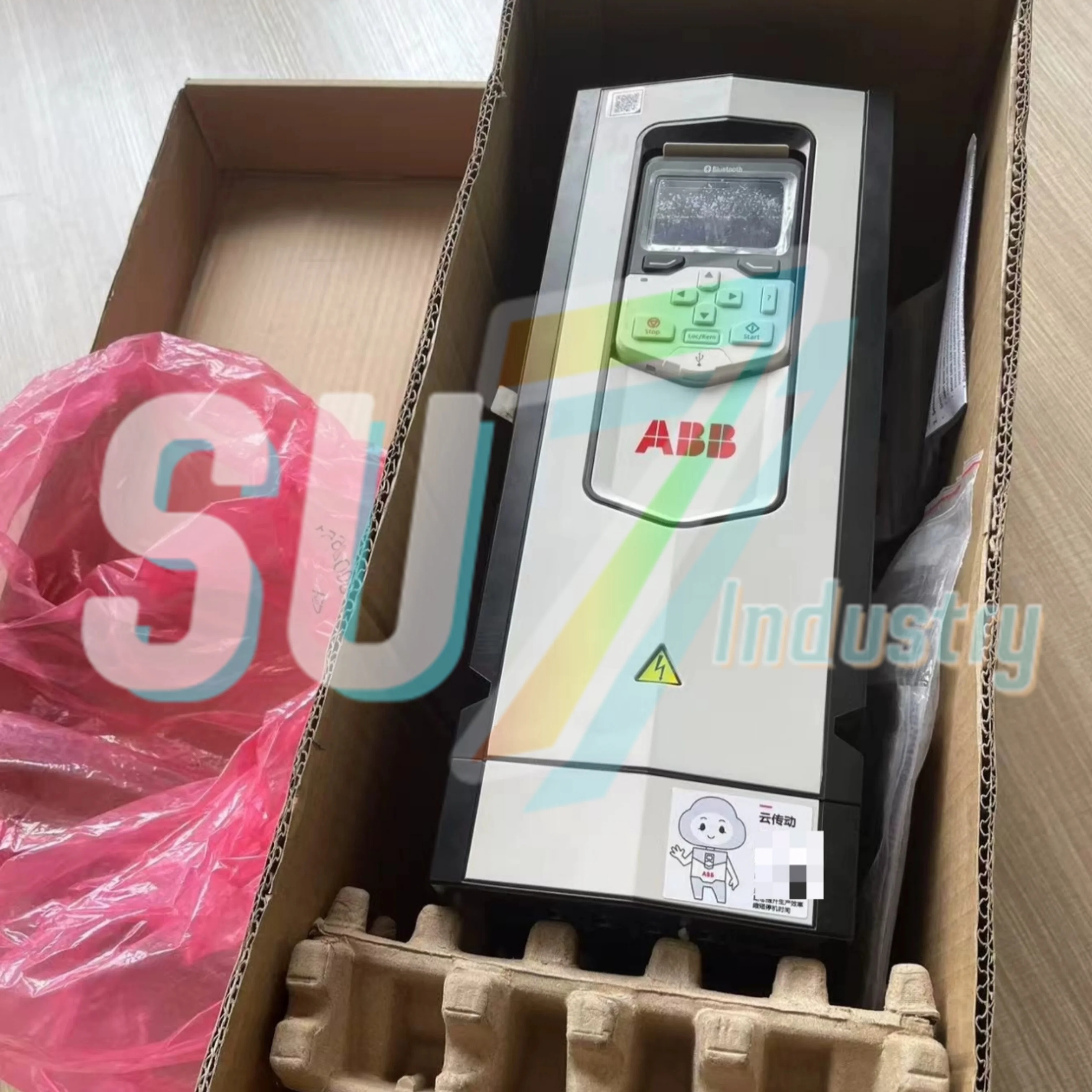 ACS880-01-032A-3     ACS880-01-038A-3     frequency  converter     New original