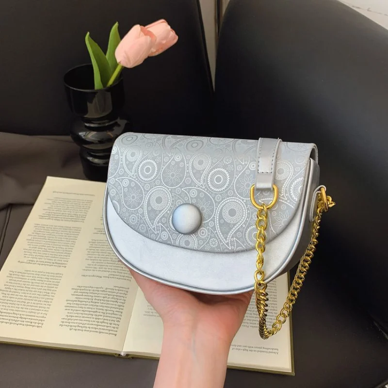 

Luxury Women's Messenger Bag Made Of Premium Leather Featuring Paris Elegant Vintage Look​