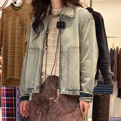 Damska kurtka jeansowa na jesień i zimę 2025, nowa, niebieska, zapinana na zamek, z długim rękawem, modna, ciepła kurtka zimowa dla kobiet.