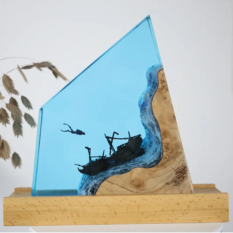 

Marine Micro-landscape Solid Wood Lacquer Figurines for Home Decoration and Craftwork Deep-sea Wreck Diver Premium Gift