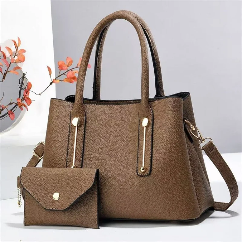 

Popular Women's Leather Messenger Bag Classic Elegant Crossbody Bag Shoulder Bag Luxury Brand Design