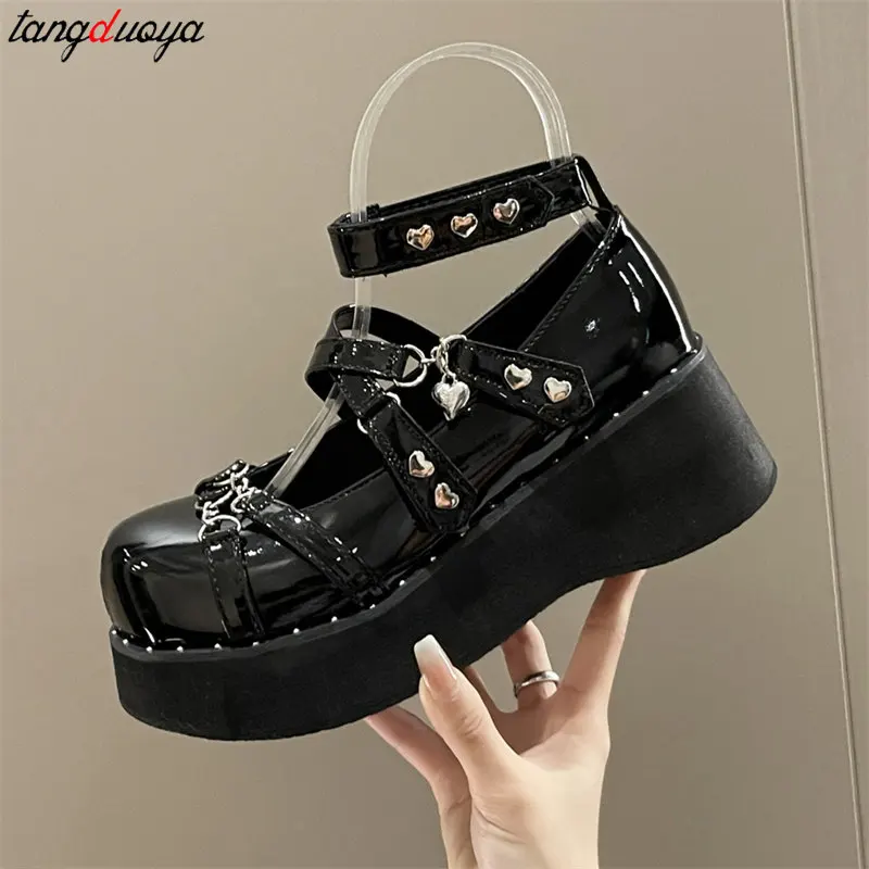 Damskie czółenka punkowe buty Mary Jane moda metalowa dekoracja platforma Y2K buty damskie w stylu College Gothic Cosplay buty Lolita