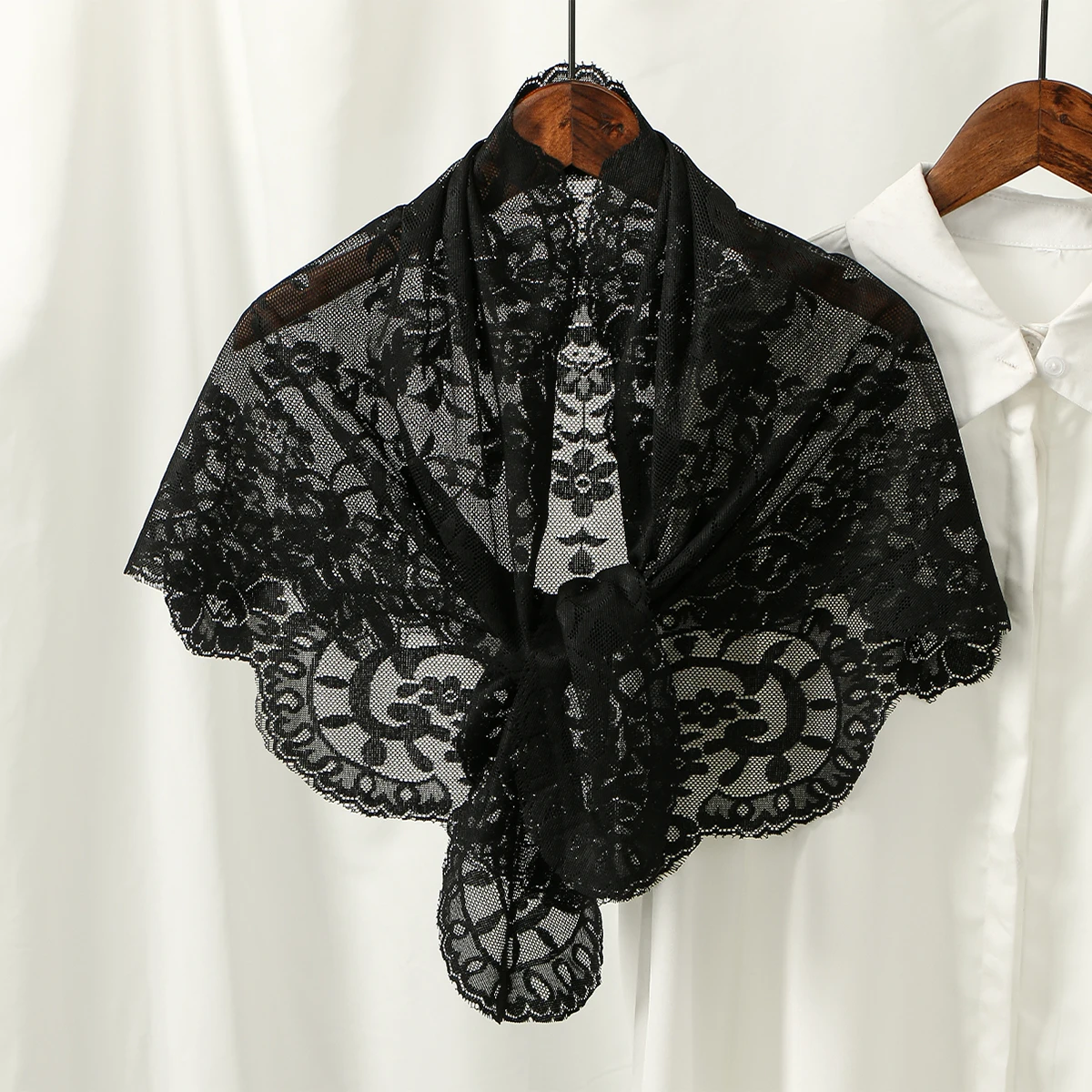 Mantilla de encaje triangular tradicional español para mujer, velo católico para cubrir la cabeza de la Iglesia cristiana