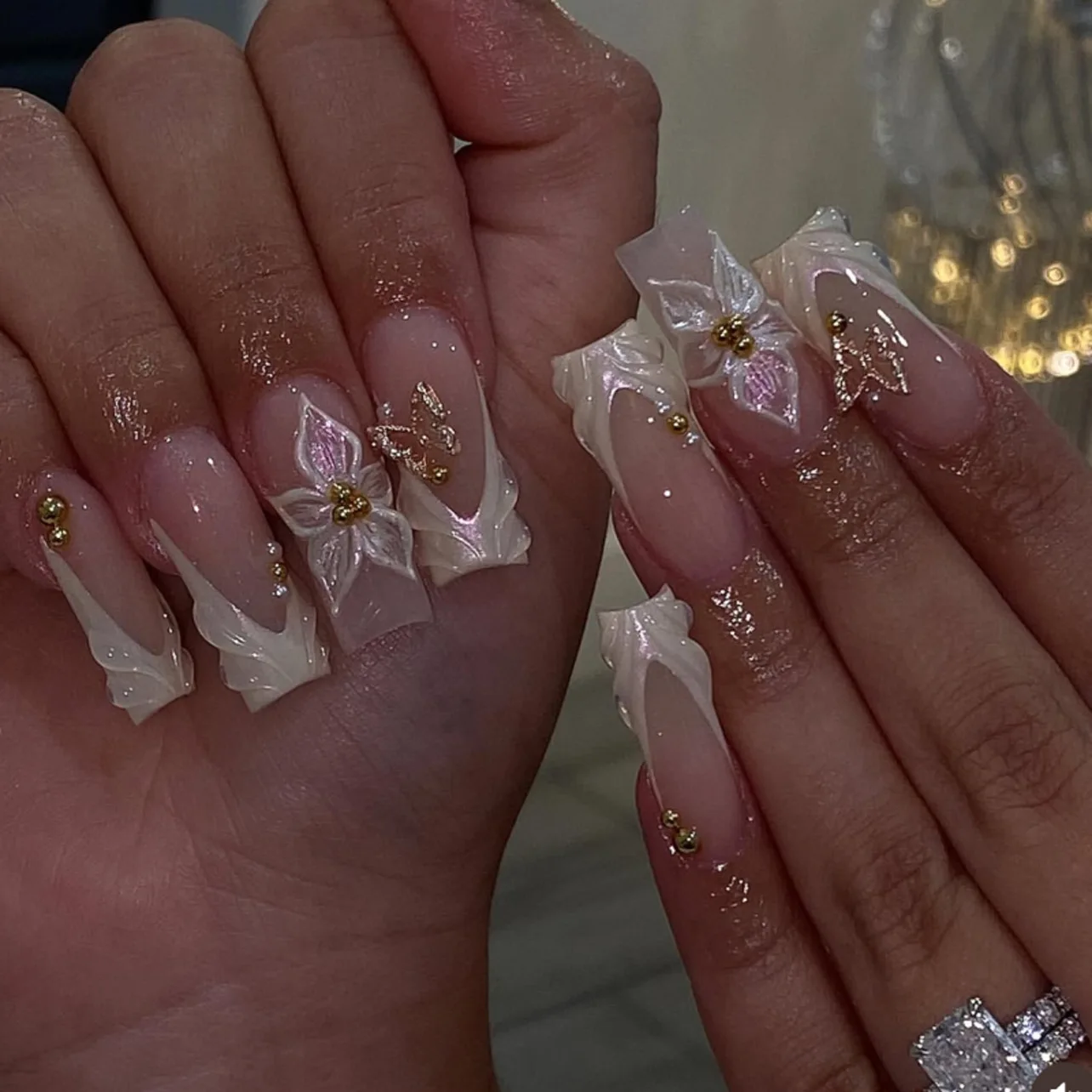 

24Pcs White French Full Cover Nails Tips 3D Flower Butterfly Pearl Fake Nails Mid-length Square Detachable Press on False Nails