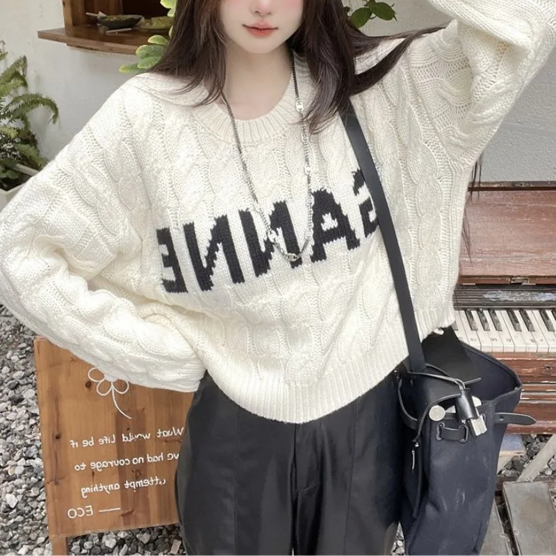 

Twist Knitted Top Sweater Women's 2024 Winter New All-match Stylist Lazy Style Loose Short Style