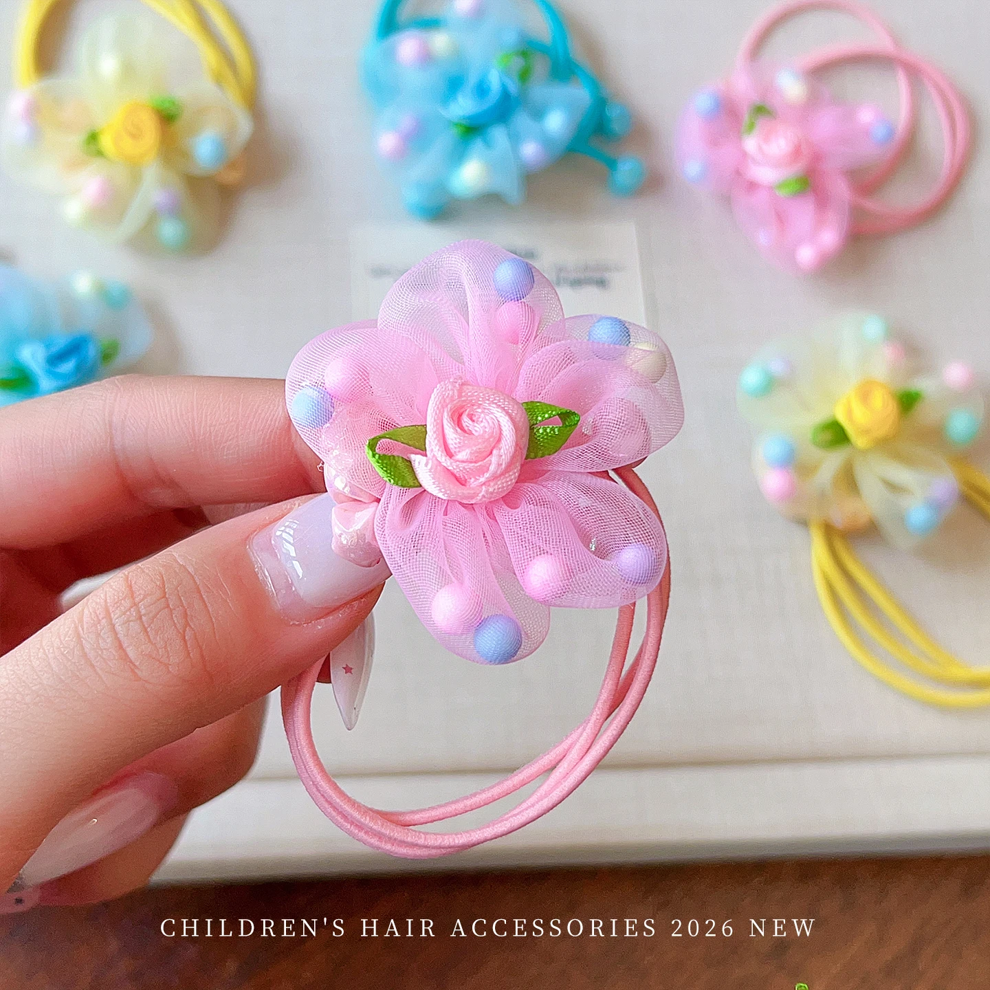 2026 Neue Süße Makronen-Farbige Blumen-Haargummis für Mädchen und Frauen Organza-Tüll-Stoff Rosen-Elastikband Accessoires – Detail 10