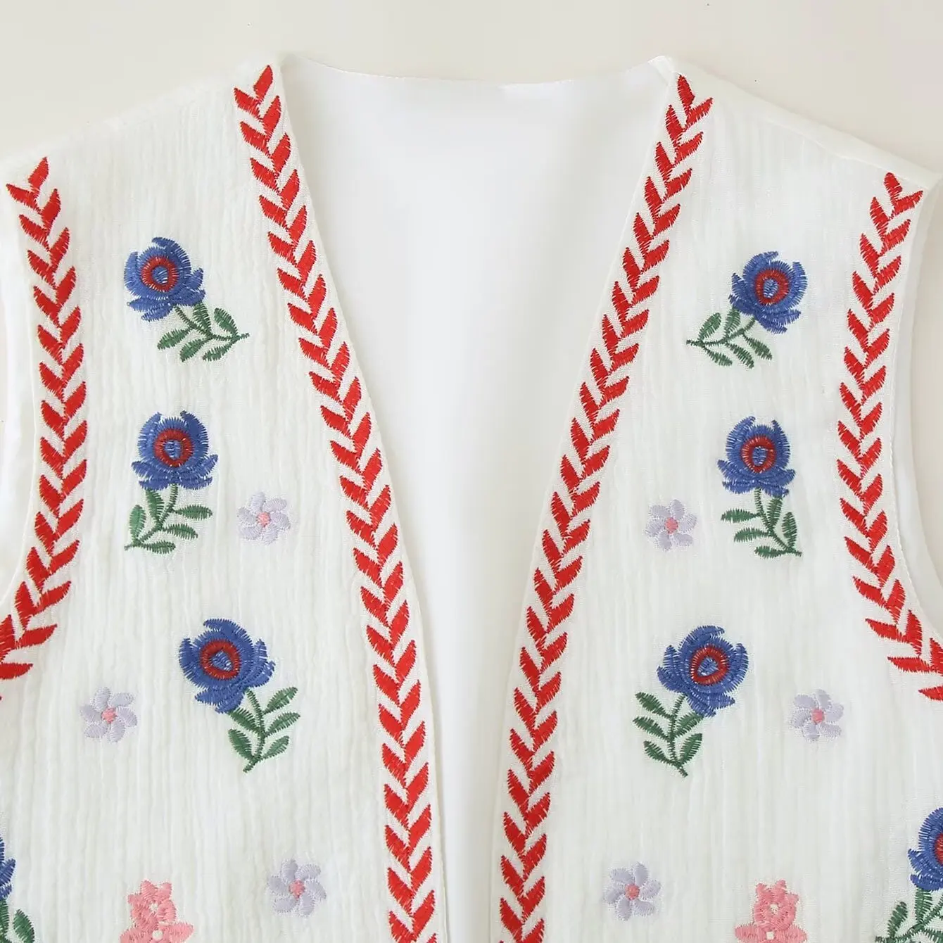 KASLEAD New Women's Fashion High-End Embroidered Vest Versatile Design Short Sleeve Plant Floral Pattern Polyester Fiber