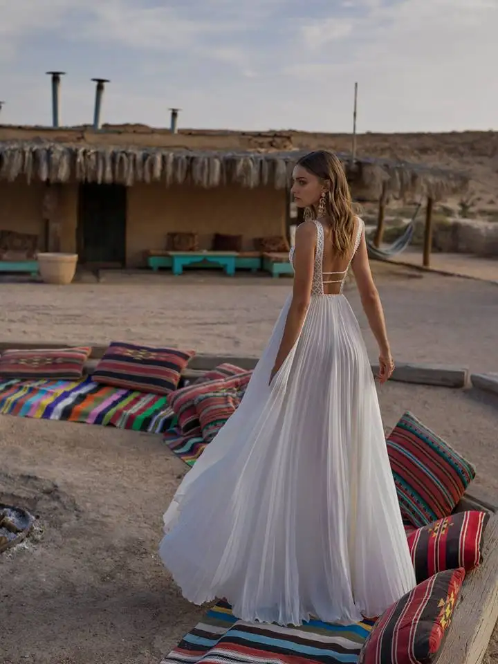 Beach Boho A Line abiti da sposa Illusion scollo A V abiti da sposa in pizzo Sweep Train Backless Bride Dress Custom Made