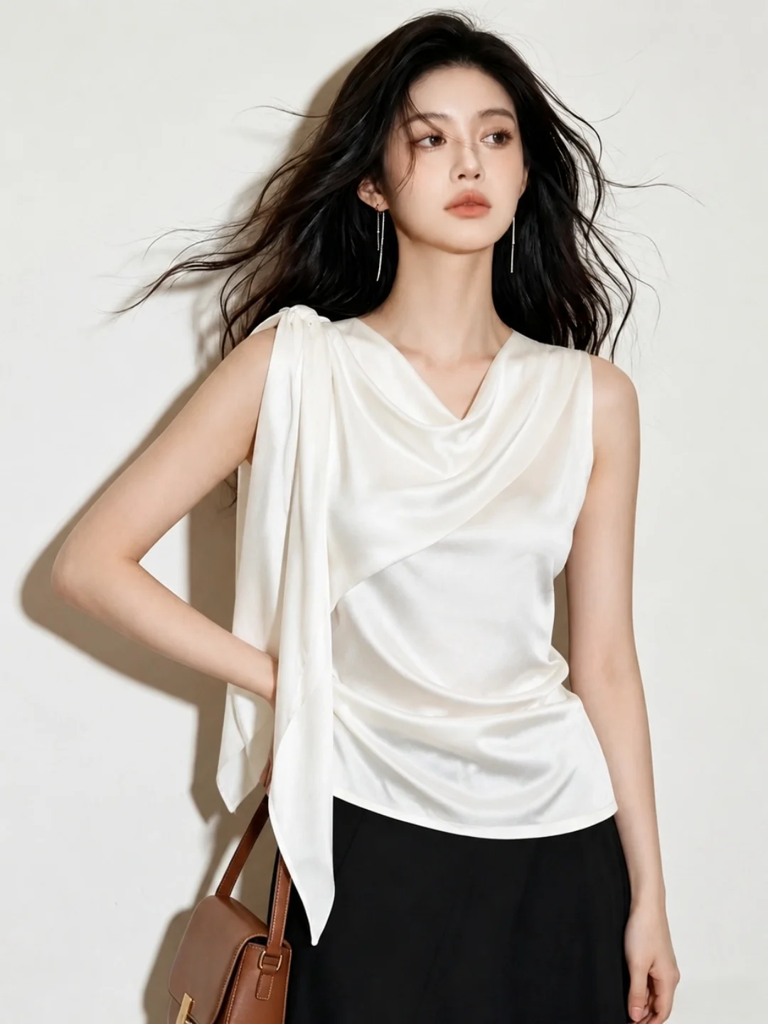

Elegant Summer Sleeveless Vest Trendy Fashion Design Loose Neck Overhead Top Light Maturity Style All-Match Korean Version Si...