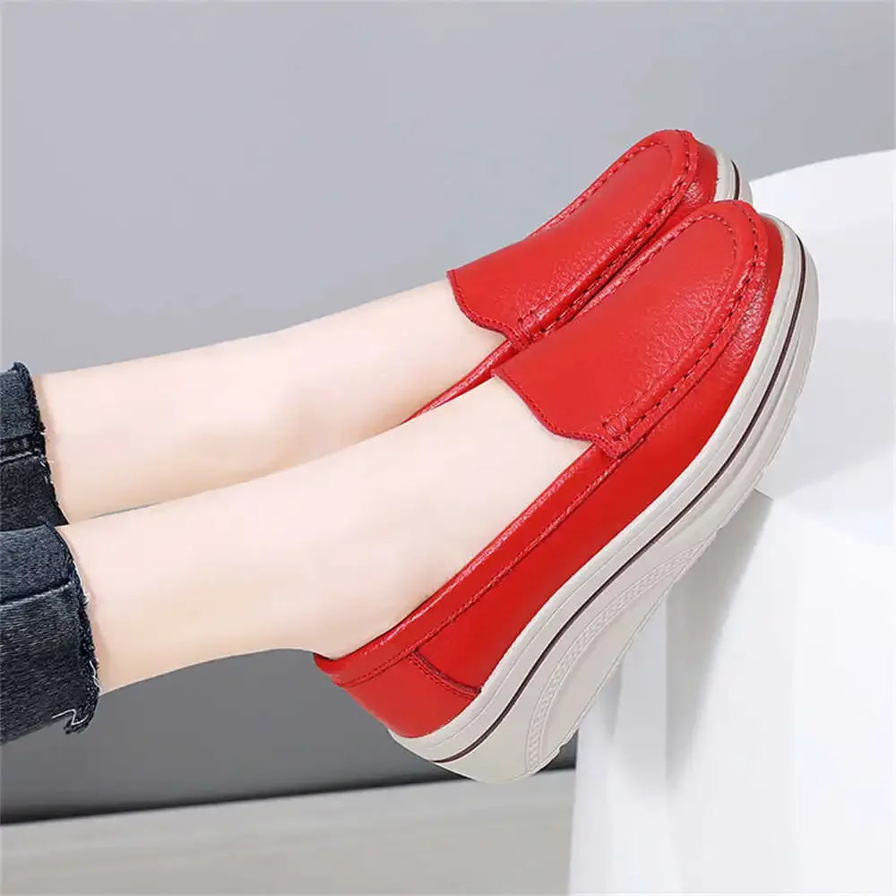 Size 37 Moccasin Top Women Trends 2024 Vulcanize Women Designer Shoes Adult Sneakers Sport Flatas Wholesale To Resell