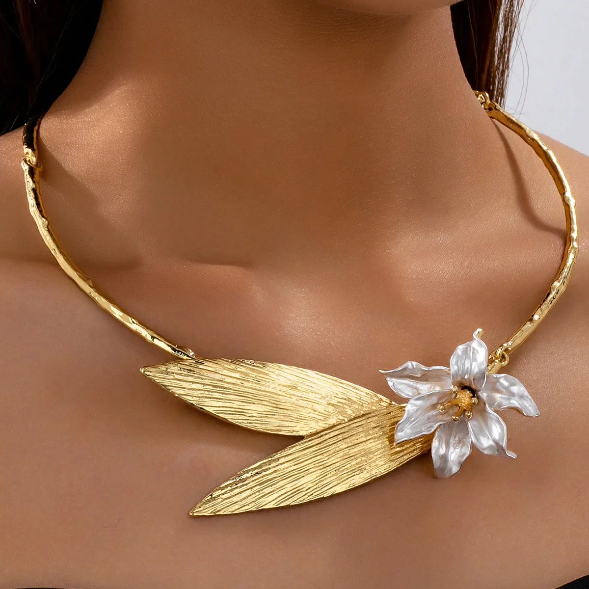 New Arrival Unique Body Part & Flower Themed Choker Necklace for Women - Nose/Mouth/Ear/Eye Design Jewelry For Gift M622