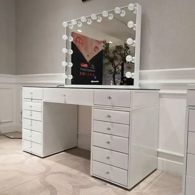 

2023 Top Seller White Mirrored Vanity Table 13 drawers Living Room Mirrored Furniture Dressing Table Dresser Nightstand