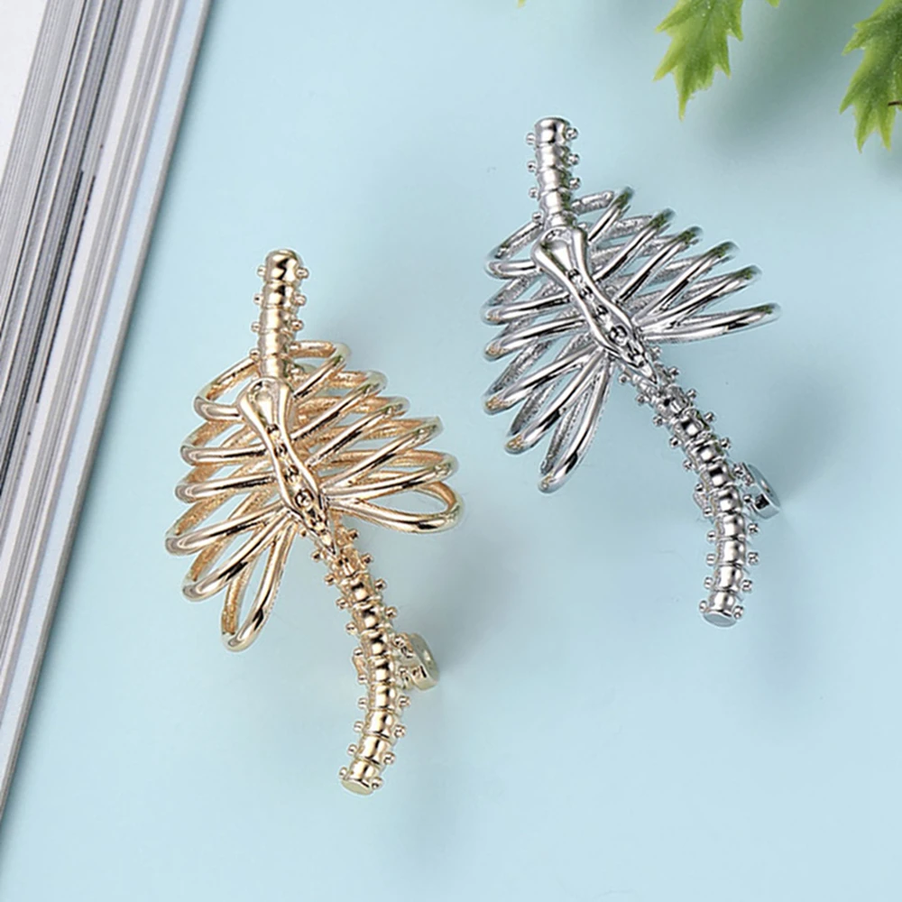 Catuni Orthopedics Anatomy Medical Brooch Bone Pin Jewelry Accessory Exquisite Gift Jewelry for Doctor Nurse Anatomist