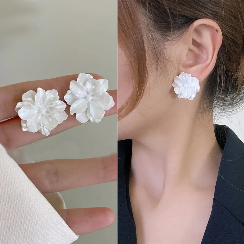 White Flower Stud Earrings for Women Flower Earring 2023 New Modern Korean Fashion Cute Teens Girl Party Jewelry Accessories