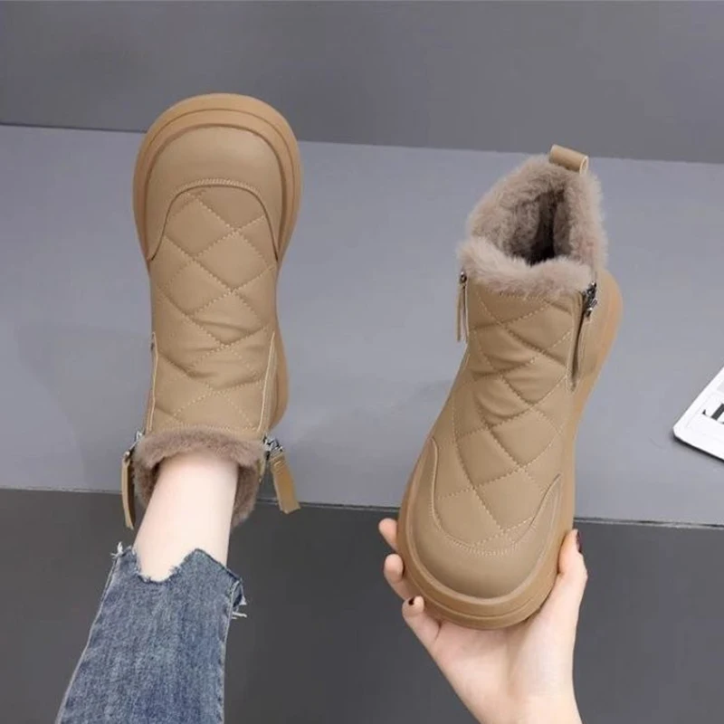 النساء الفراء الثلوج الأحذية الدافئة أحذية قطنية الشقق حذاء رياضة الشتاء أحذية بوت قصيرة 2025 جديد الرياضة احذية الجري ريترو تشيلسي أحذية امرأة
