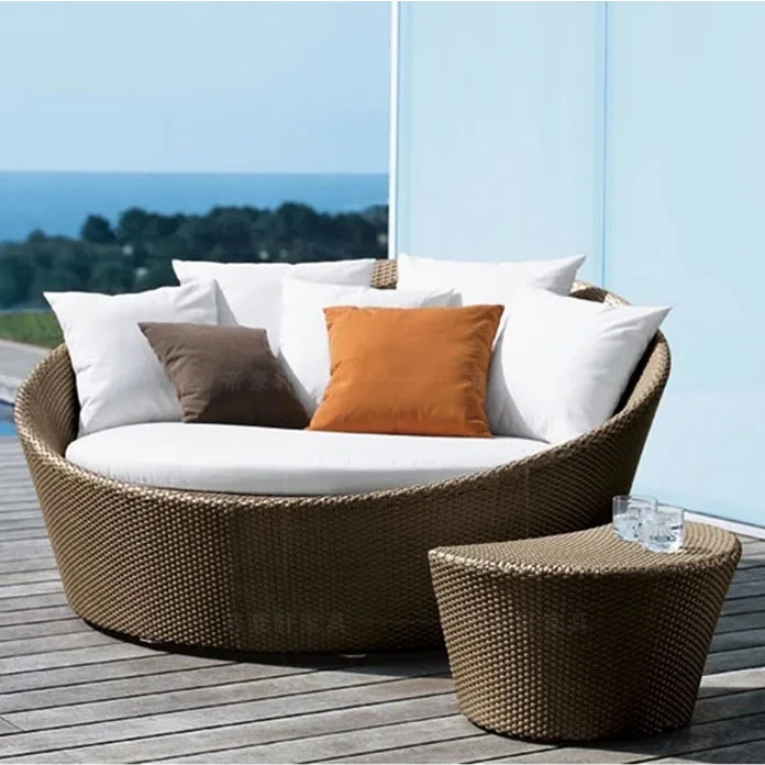 Modern Design Outdoor Patio Round Rattan/Wicker Sofa Bed Daybed With Stylish Contemporary Style