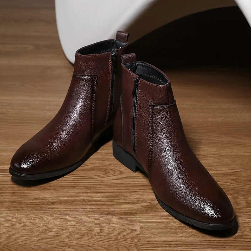 Botines de cuero suave para hombre, estilo casual de negocios, con cremallera lateral, corte ajustado, botas cortas para oficina, talla grande, estilo europeo.