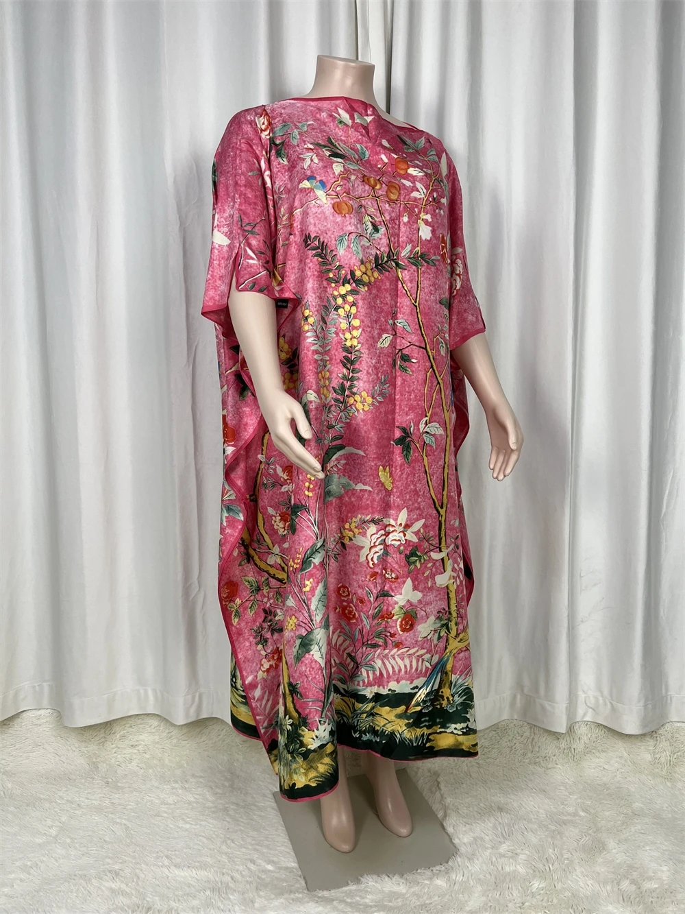 

2024Saudi Arabia's New Loose Printed Silk Maxi Dress Summer Beach Bohemian Robe Africa Kaftan kimono Swim Suit Batwing Sleeve